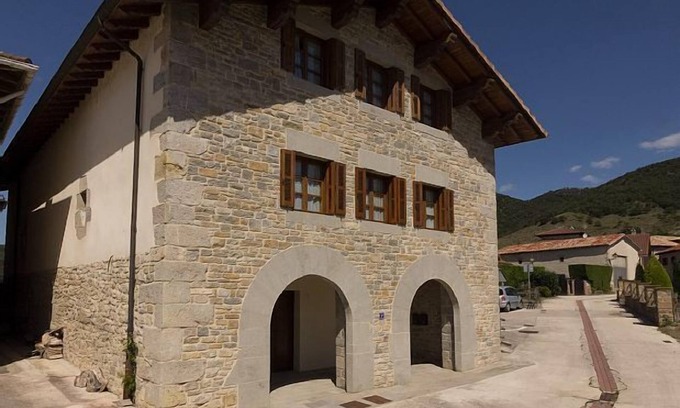 Berrioplano Cottage | Casa Rural Cortea for 6 people plus an extra