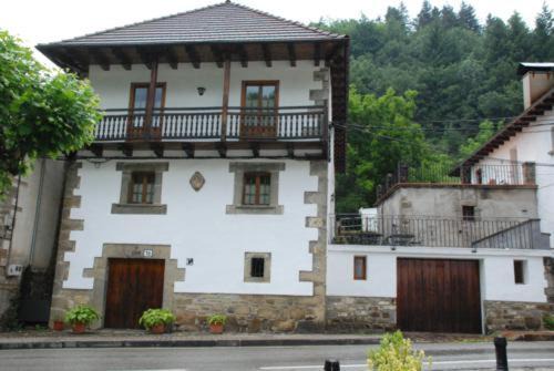Izalzu Apartment | Casa Rural Janet