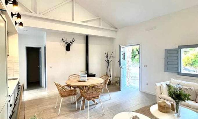 Venturada House | Casa rural La Casona de Monterrey