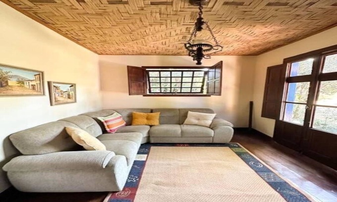 Tiradentes Cottage | Casa Tipo Chalet Alto Padrão, Centro com 2 Vagas de Garagem
