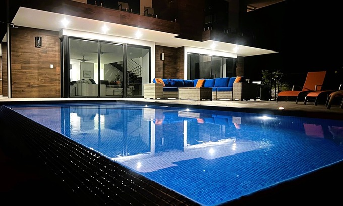 Tres Rios House | Casa Tranquilo - Paradise in Paradisenn4 Bedrooms, 4 Bathrooms - Sleeps 4 to 10n