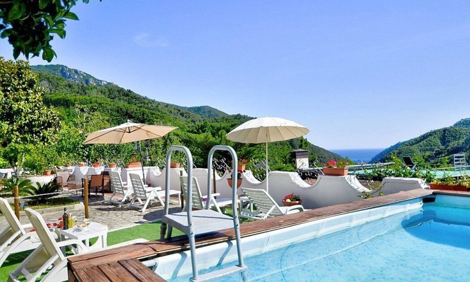 Pucara House | Casa Trifone A: A graceful studio apartment surrounded by the greenery, with Free WI-FI.