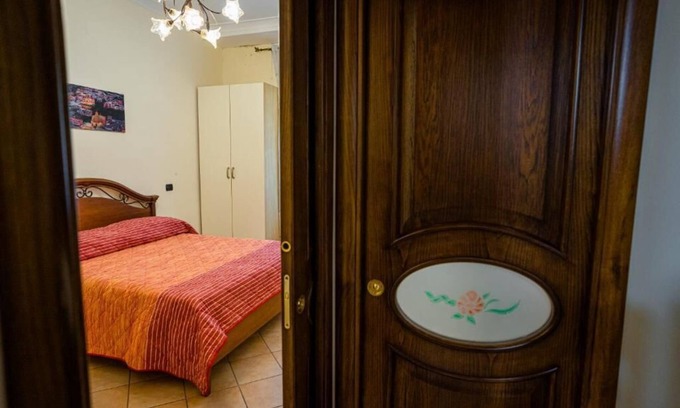 Piazza-Tralia-Pendolo House | Casa Vacanze Annamaria