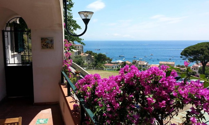 Erchie House | Casa Vacanze Bouganvillea