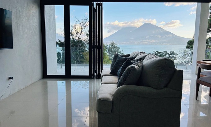 Santa Catarina Palopo Apartment | Casa Verapaz - Carina: Luxurious Retreat with Loft, Ideal for 6 Guests!