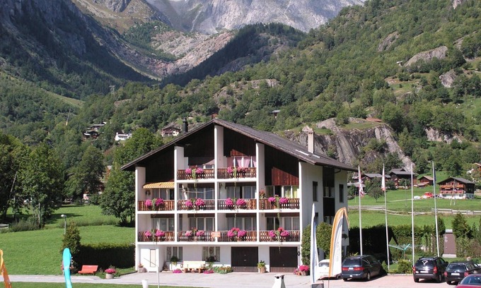 Reckingen Apartment | Casa Yolanda 1. OG Süd by Interhome