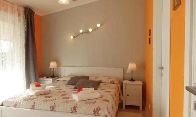 Capitana Villa | Casacilla, modern semi-detached villa with view and garden