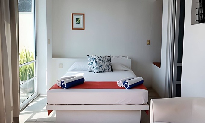 Las Playas House | Casas del Agua in Acapulco with A/C
