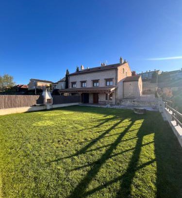 Cabanas de Polendos House | Casas Rurales VELASCO