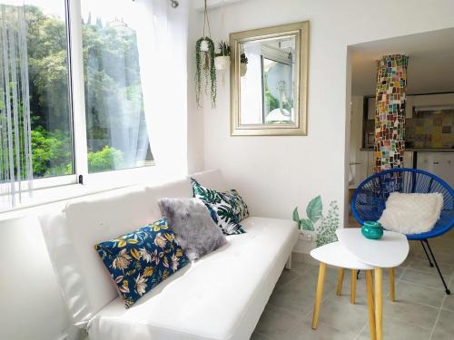 Gairaut Apartment | Cascade Esacapade Duplex