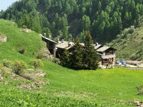 Rhemes-Saint-Georges Apartment | Case Gran Paradiso di Charme Villaggio La Barmaz
