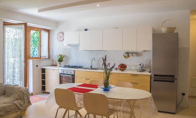 Minturno Apartment | CASESCAURI - LIMONI, apartment in a villa 100m from the sea
