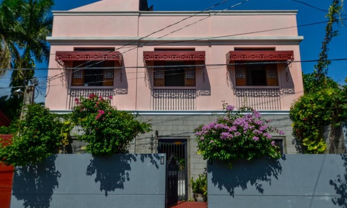 Legazpi Bed & Breakfast | Casita Aurora Bed and Breakfast