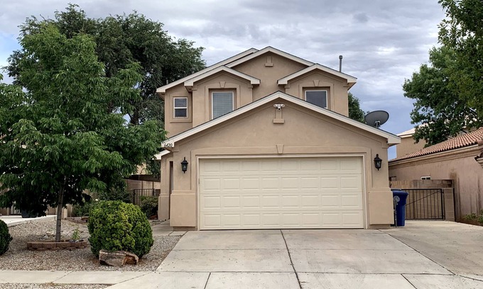 Northeast Heights House | Casita de Sonrisa: Your Perfect Home Base for Exploring Albuquerque