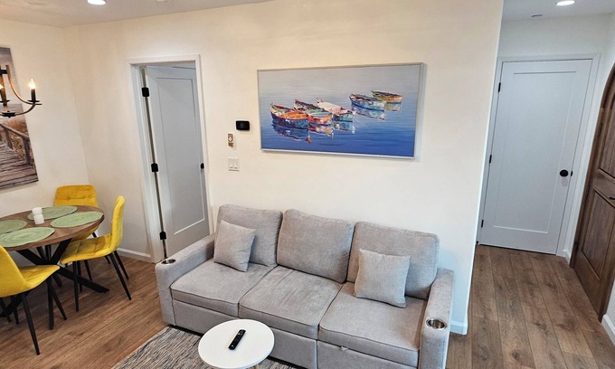 Colton House | Casita Near Universities, College, Shopping, Restaurants
