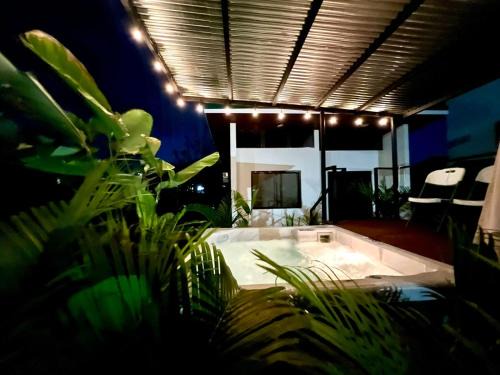 El Tanque Villa | Casita Sura with Private Jacuzzi