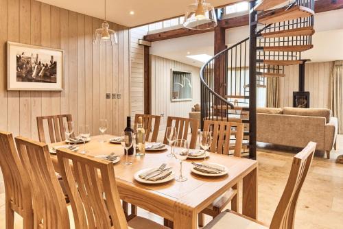 Matfen House | Caspian House