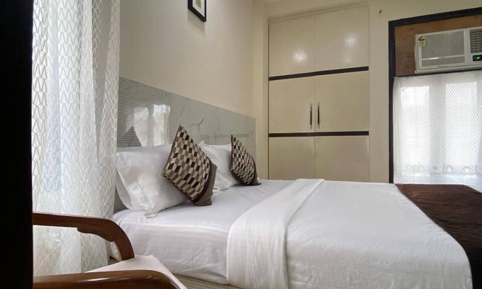 Patel Nagar Bed & Breakfast | Cassava Stay