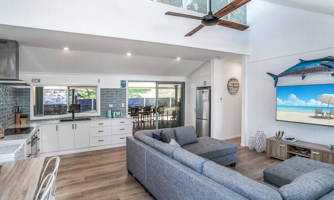 Rainbow Beach House | Castaway Cottage - Rainbow Beach