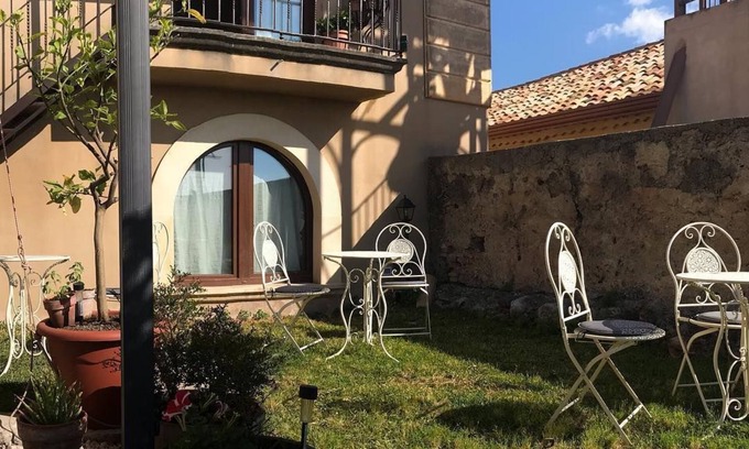 Nizza di Sicilia Bed & Breakfast | Castello D'Alcontres B&B