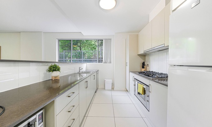 Castle Hill House | Castle HIll Sweet Modern 3BR Apt with 2 Parking