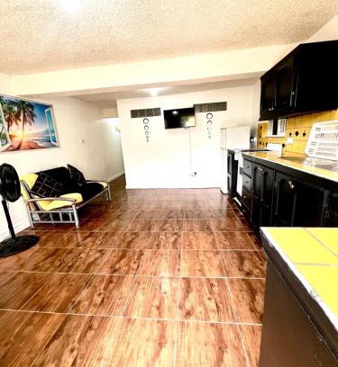 Roseau Apartment | Castle of comfort side apartment