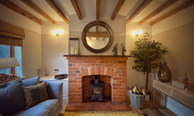 Tutbury Cottage | Castle View by Peakes Retreats. Romantic, Cosy Cottage in Historical Tutbury