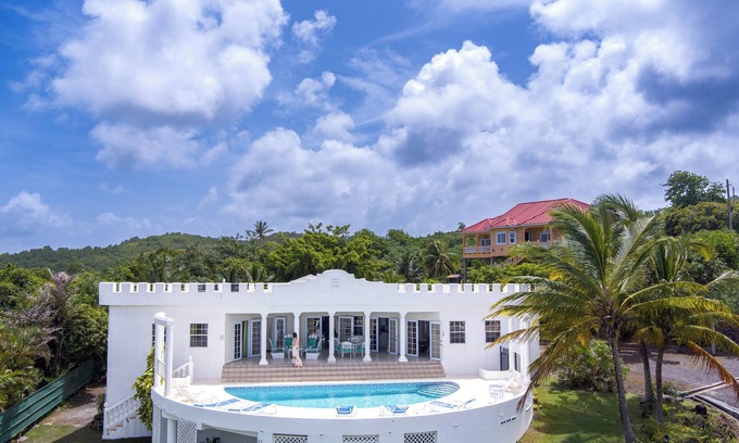 Savannes Villa | Castles Villa 7 is a Charming 3-bedroom villa with its own private pool.