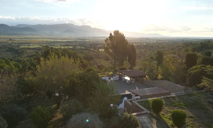 Garriguella Villa | Catalonia bay of Roses large house 35 km border 15 km sea