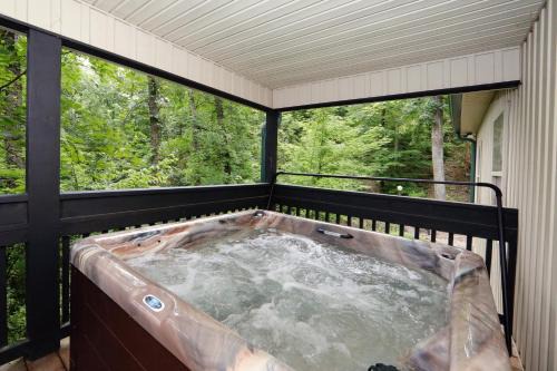 Pigeon Forge Ski Chalet | Cedar Falls #8