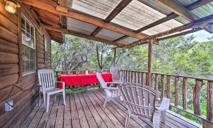Davis House | Cedar Falls Cabin Nestled by Honey Creek