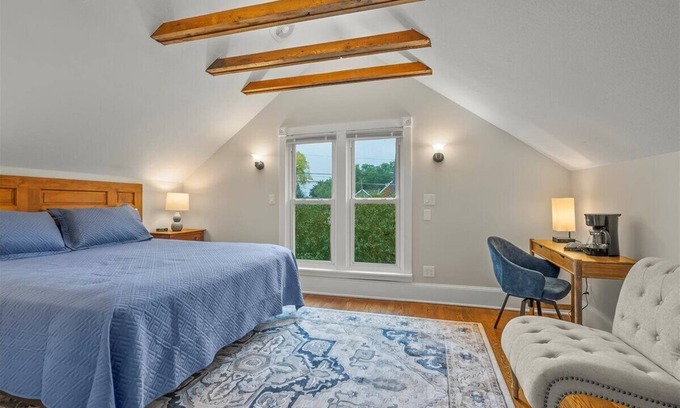 Cedar Falls House | Cedar Falls Gem: Vintage Home With Modern Comforts Near Historic Downtown!