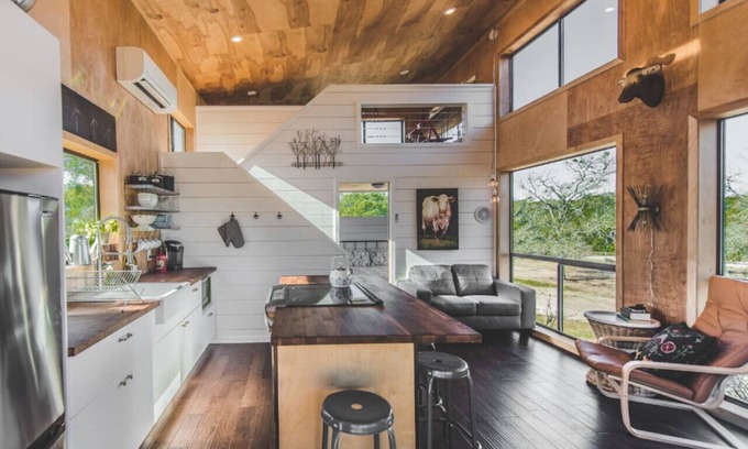 Dripping Springs Apartment | Cedar Hollow, Hill Country cabin w/ Loft & Light