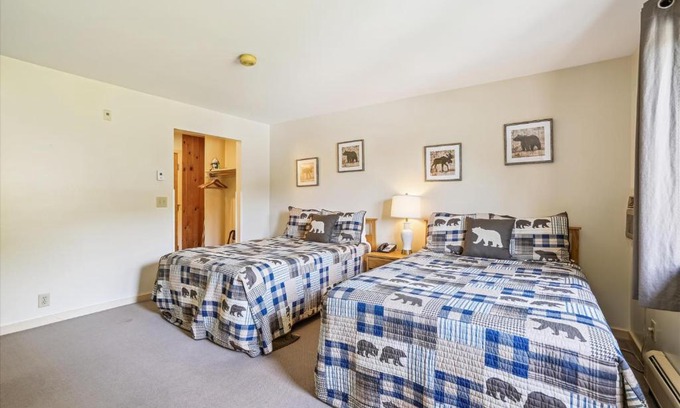 West Bridgewater Hotel | Cedarbrook Deluxe one bedroom suite located on 2nd floor with outdoor heated pool 21921