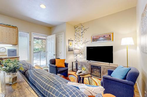 Stanwood Apartment | Cedars Hideaway B