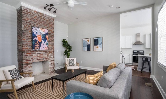 Radcliffeborough Apartment | Celestine Suite | A 5-Block Walk to King Street