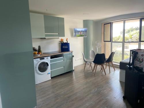 Se Apartment | Center Marina view Green Studio