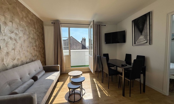 Vaugueux Apartment | Central apartment with balcony - castle view