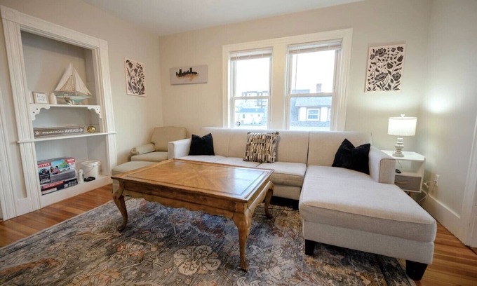 Beverly Apartment | Central Beverly! 5 min to Salem!