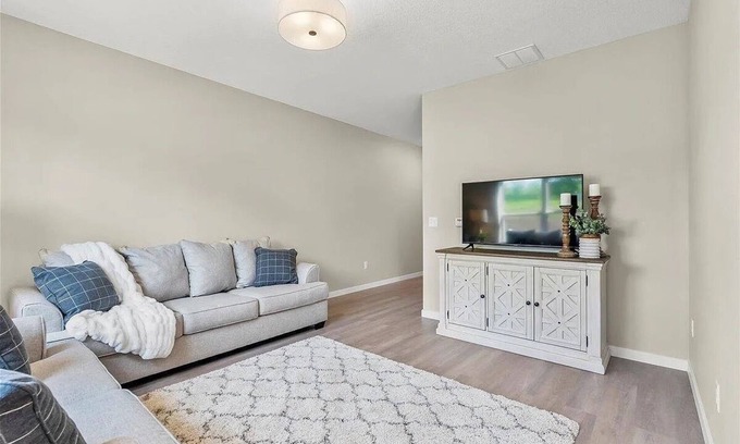 Cedar Falls House | Central Cedar Falls Townhome - Family Friendly!