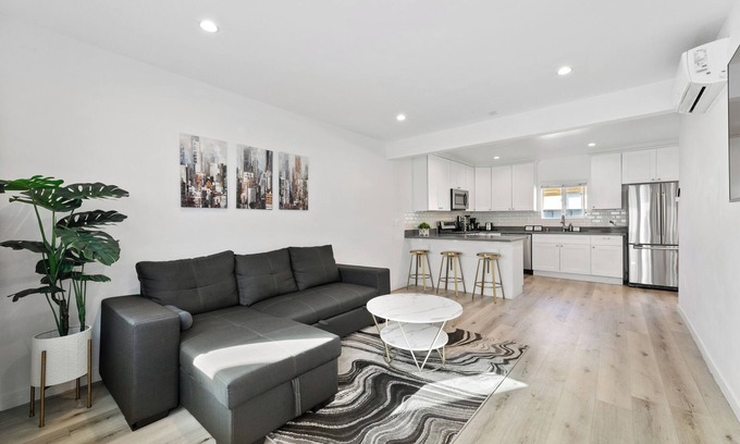 Mid City Hotel | Central Chic 1BR Apt + Sofa Bed, Parking, W/D