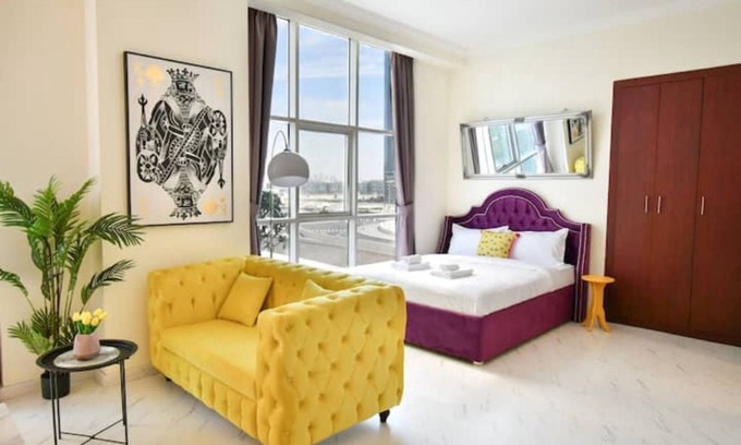 Discovery Gardens Apartment | Central Chic with a twist studio