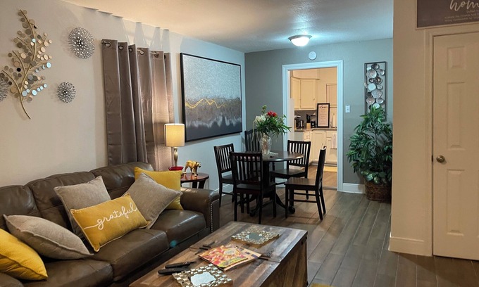 OST - South Union House | Central Comfort near Medical Center/NRG & Downtown! Pet friendly w/AC & WIFI!