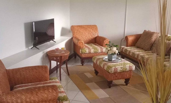 Ogees Apartment | "Central Gem: 5 Min to Airport, Frigate Bay & Downtown Port"