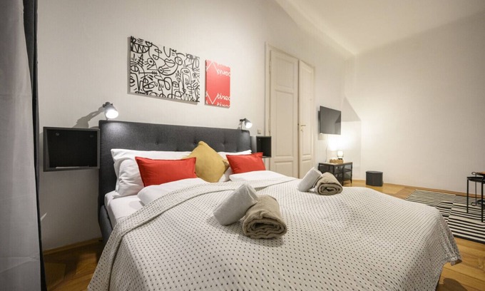 Geidorf Apartment | Central Graz Getaway – Sleeps 4