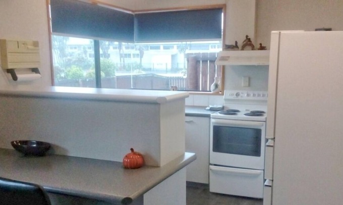 Hokitika House | Central Hokitika CBD and Wild Foods location