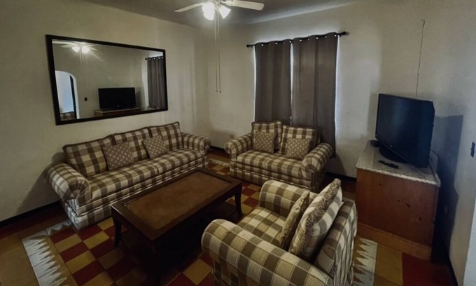 Hidalgo del Parral House | Central house in Parral