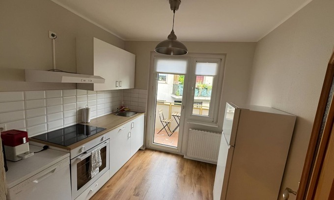 Holsterhausen Apartment | Central in Essen! 5 minutes walk from the train station! WH3