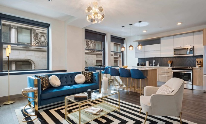 Downtown Chicago Apartment | Central Location: Exclusive Apts for Large Groups