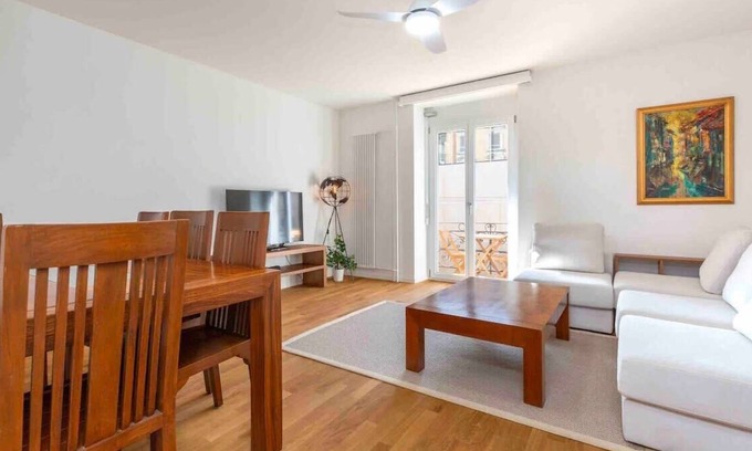 Werd Apartment | Central Location Spacious 2-BR Apartment 2B